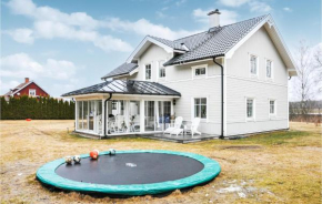 Beautiful home in Karlstad with WiFi and 4 Bedrooms
